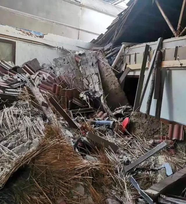 揪心！豆腐渣工程坍塌致3歲孩童身亡，引人深思